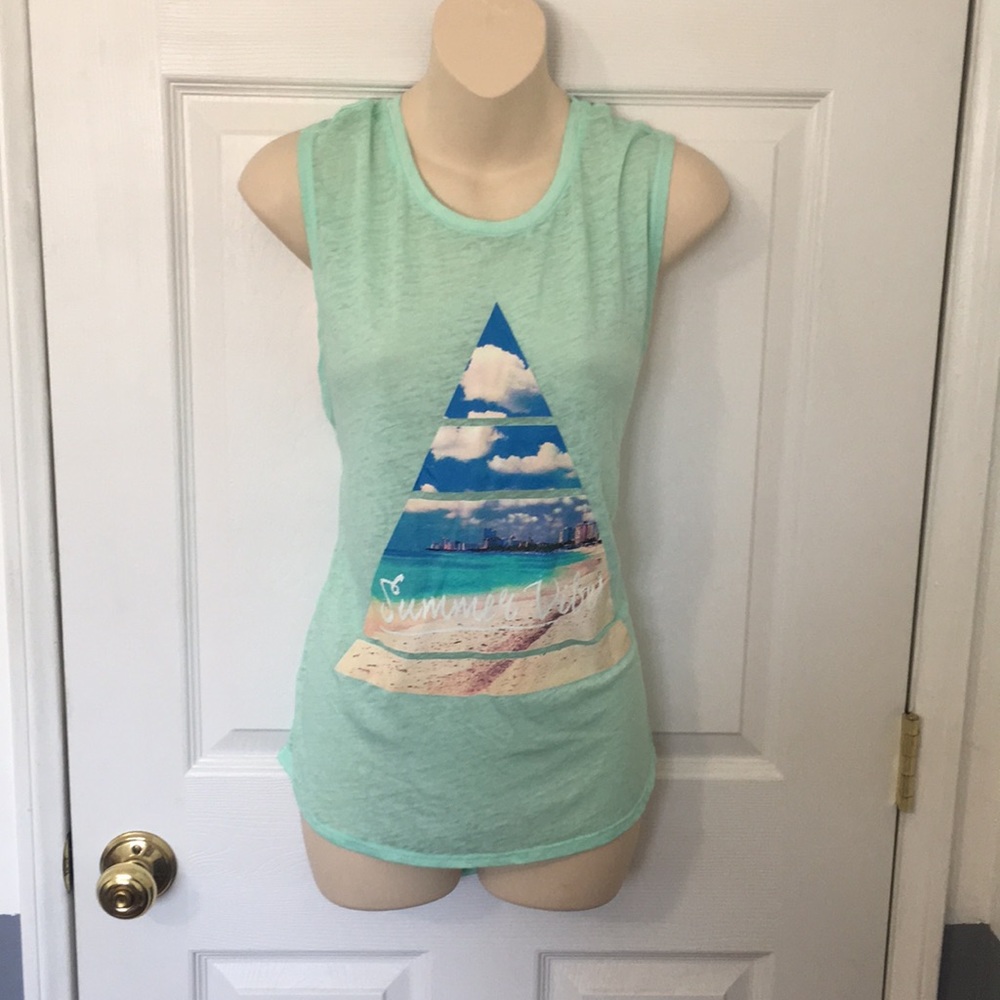 NWOT summer vibes graphic tank top size Medium
